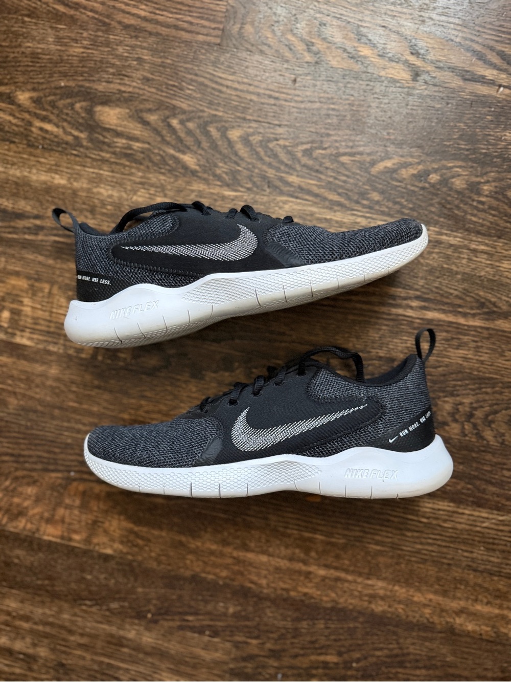 Nike Women’s Flex Experience Run 10 Sneakers - 9.5